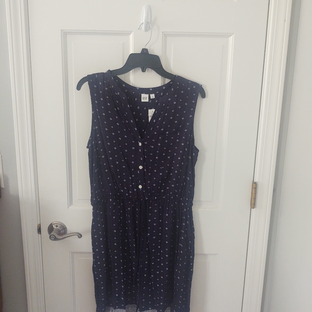 Sleeveless dress